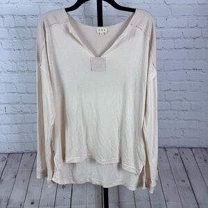 POL Cream Color Long Sleeve T-Shirt V-Neck Size Large
